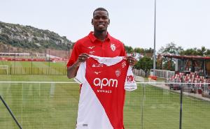 《队报》消息，博格巴已随摩纳哥一同训练，其目标是在10月的国际比赛日后重返赛场。