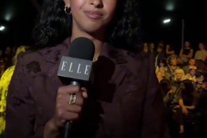 杜兰特跳投，库里的伸手只能防到腋下，这令人惊叹的天赋啊