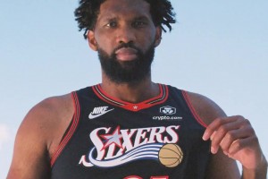经典啊！新赛季费城76人的黑色复古球衣重出江湖~