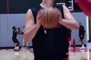 火箭训练营合集 申京苦练金鸡独立真有约基奇的影子！