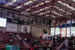 余嘉豪在西班牙乙级联赛第一场正赛，出战30分钟左右得到9分！