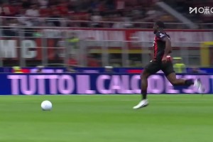 绝佳机会！普利西奇直塞撕破防线！福法纳单刀左脚抽射打高了！