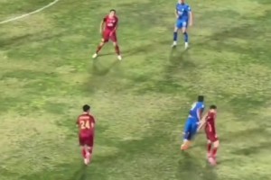 依旧不像是后卫！昔日世一左特奥面对五名防守球员轻松摆脱破门