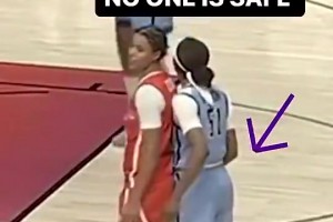 一女球员竟在球场上扒下对手裤子，比男球员还大胆