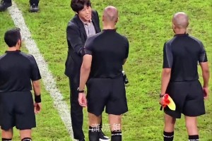 老乡见老乡!比赛结束以后，徐正源热情的跟郑暻镐握手！