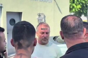 当面批评教育！巴萨球迷不尊重安保人员，激怒了弗里克