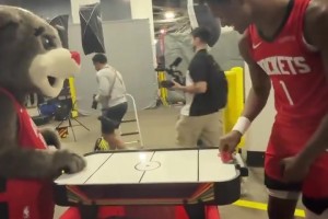 肌肉记忆？阿门怎么玩啥都是一直在防守