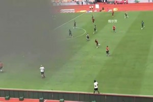 现在值多少……维尔茨在安菲尔德球场首秀价值1.36亿的颠球！