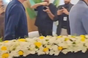 进军植发业！C罗和乔治娜现身自己新开的植发诊所