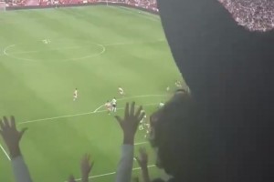 狂拽酷炫帅炸天！球迷视角看此前苏维门迪的天外飞仙凌空斩！