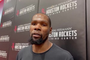 杜兰特盛赞阿门运动能力：二次起跳太快了，风格真是独一无二