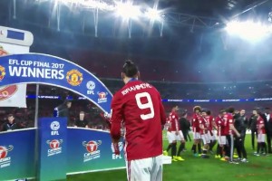 伊布在曼联效力的唯一一个完整赛季攻入28球，并赢得三座奖杯