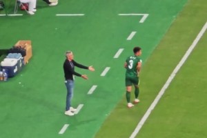 重温国安亚冠另类名场面：张晓彬飙英文怒斥韩国工作人员