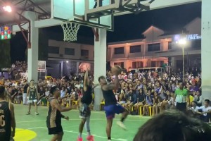 谁家的放了出来？东南亚的野球场到底有多逗比？