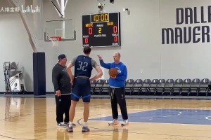 5秒进攻，1次机会！亨德森此前和大球的单挑！