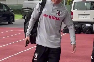 日本国家队集结！表面上看这只日本队不壮也不高竟然这么强