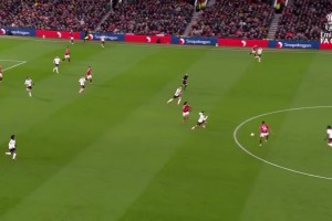 曼联球迷：无法原谅加纳乔！浪费了齐尔克泽的绝妙助攻