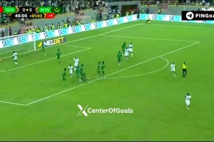 这球漂亮！马内精彩任意球破门，帮助塞内加尔队领先